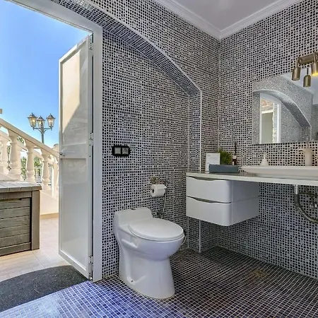 Modern Independent Studio Apt In Luxury Villa Benalmadena Exterior photo