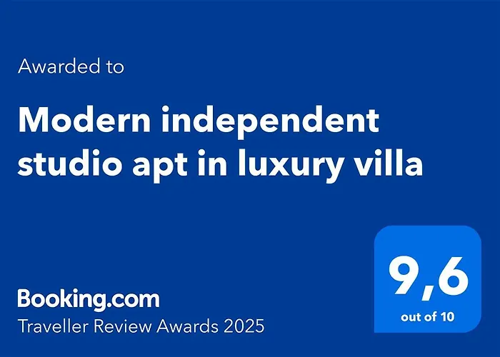 Modern Independent Studio Apt In Luxury Villa